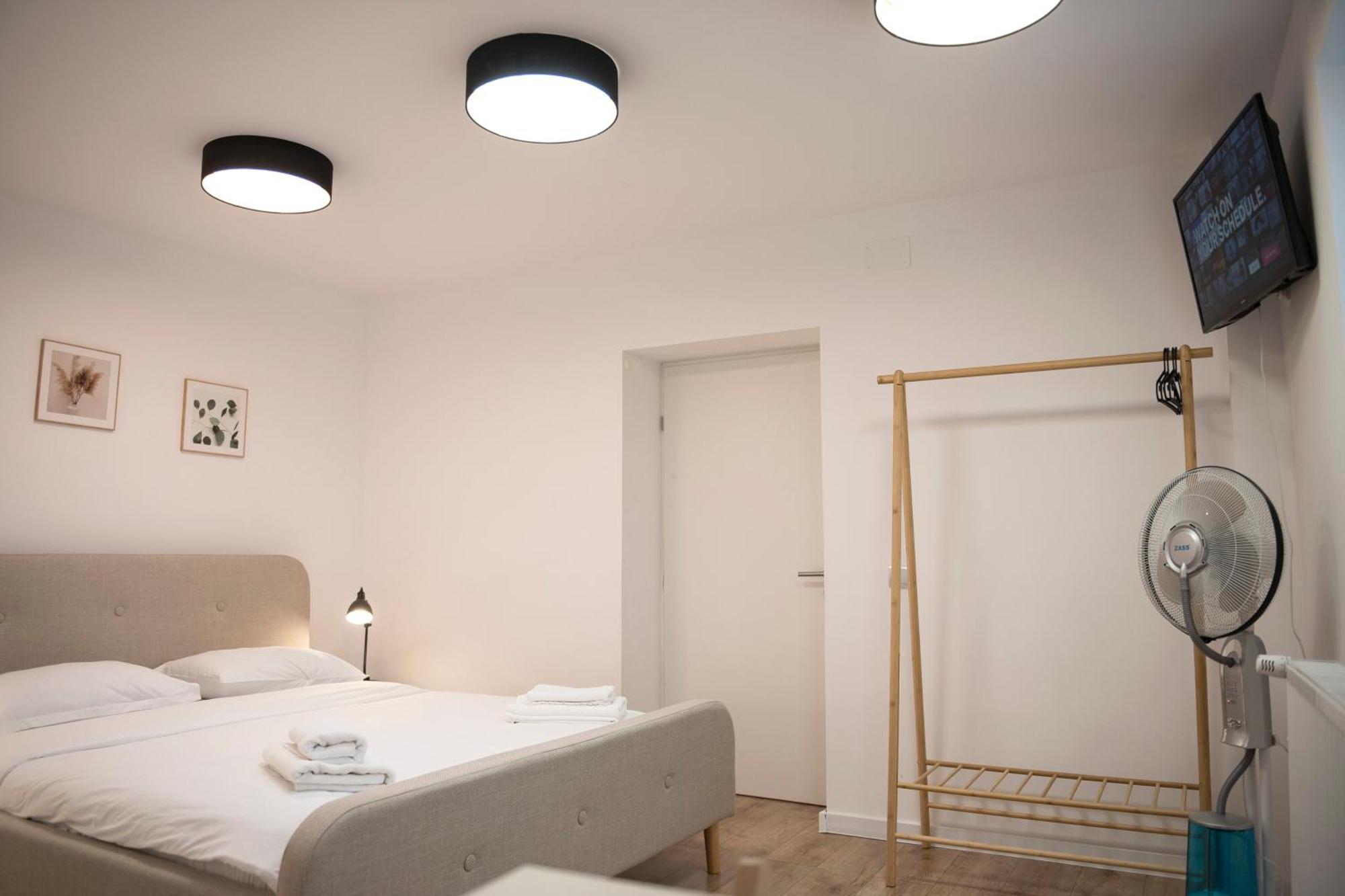 Lazynest Residence Bucarest Habitación foto