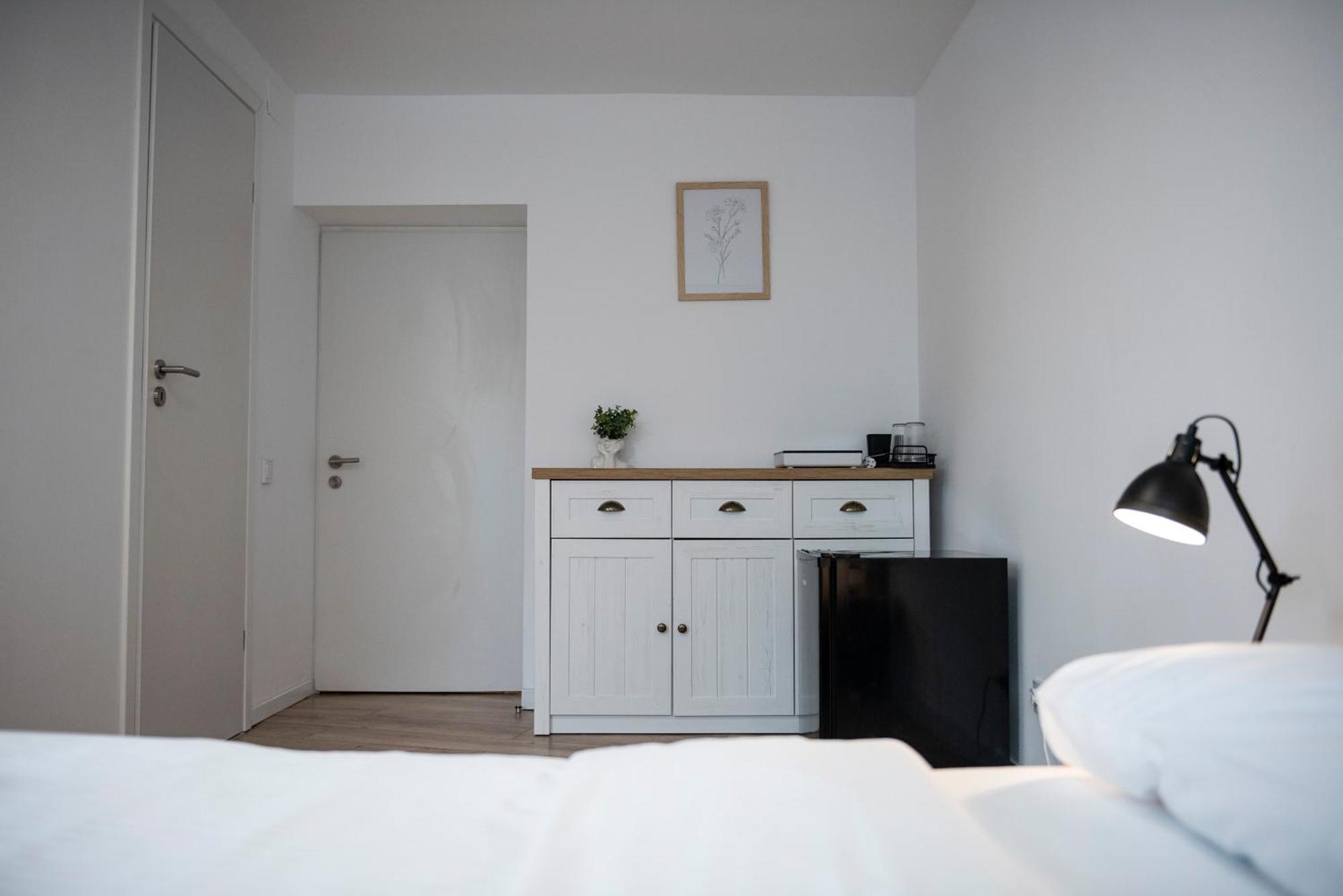 Lazynest Residence Bucarest Habitación foto
